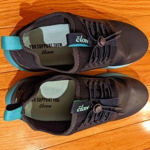Clove Aqua Blue Nursing Shoe